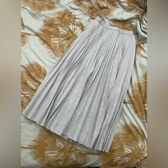 Aritzia Dresses & Skirts - Babaton Jude midi skirt cottony feel marled grey xs